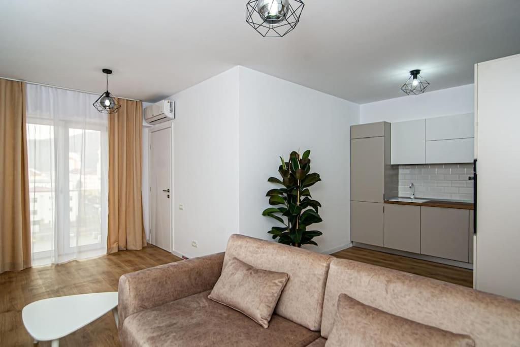 City Center Accommodation - 404 Reșița Dış mekan fotoğraf