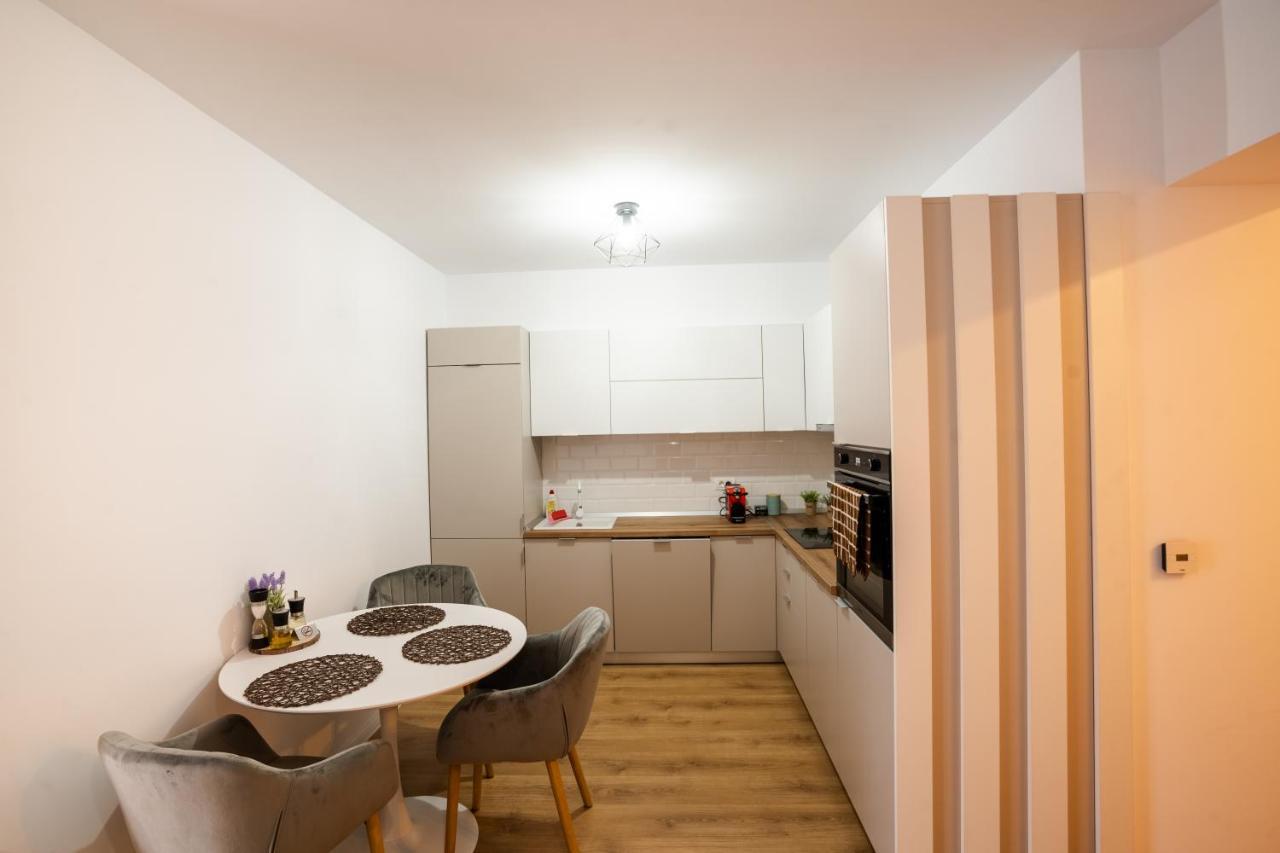 City Center Accommodation - 404 Reșița Dış mekan fotoğraf